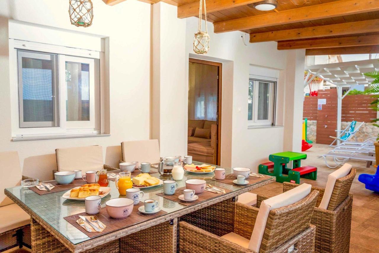 Villa Thalassa Skaleta Bagian luar foto